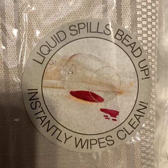 Encore tan microfiber tablecloth 60” x 102” - Picture 3 of 8